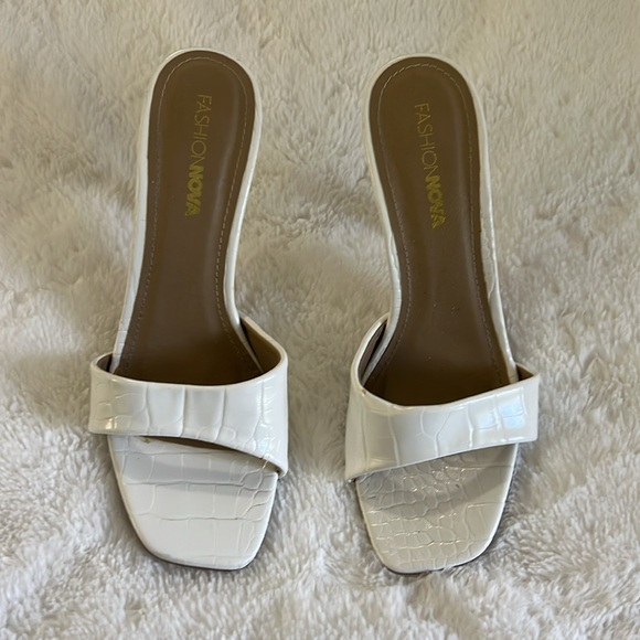 Fashion Nova White Sandals - Picture 2 of 6
